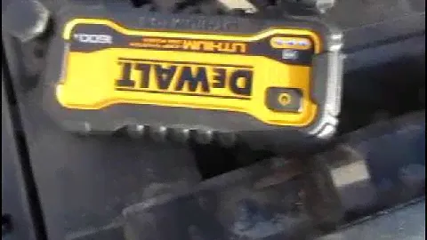 Dewalt DXAELJ16 Automotive Jump Starter/Power Bank. Tested in 10 degrees temp.