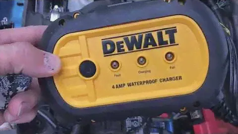 BEST Battery Charger I Had DeWALT 4amp Battery Charger Testing it Out Model DXAEWPC4